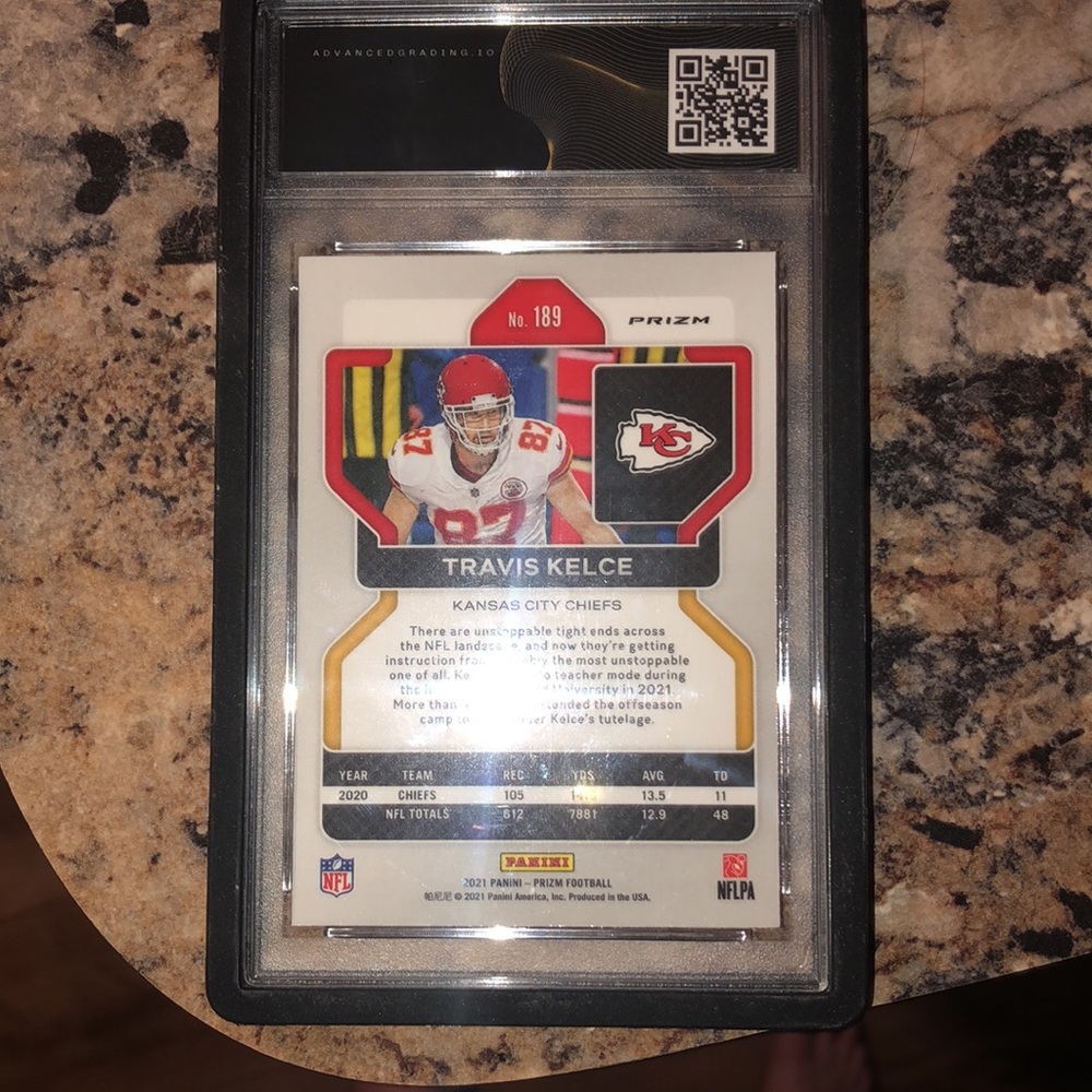 Travis kelce - Picture 2 of 2